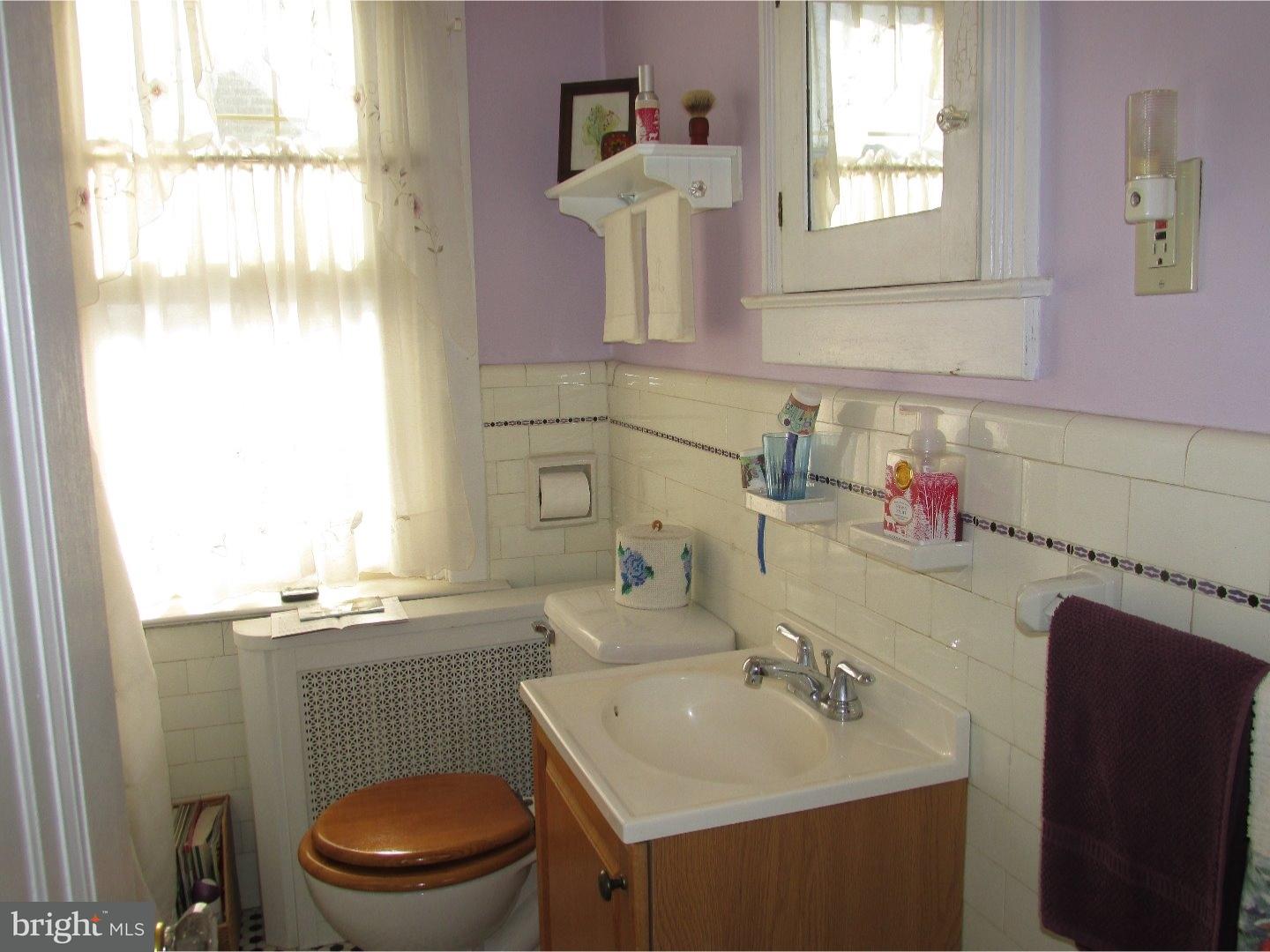 7952 Ridgeway Street Philadelphia, PA 19111 - Photo 15 of 25 Bathroom