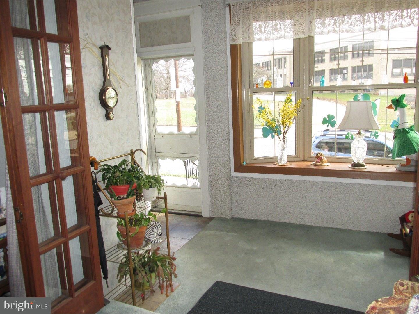 7952 Ridgeway Street Philadelphia, PA 19111 - Photo 4 of 25 Sun Room