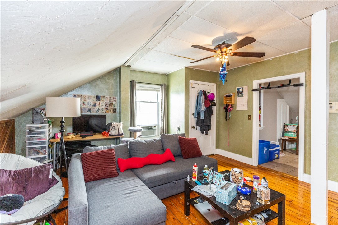 103 Prospect Street Pawtucket, RI 02860 - Photo 23 of 42 3rd Fl Living Rm