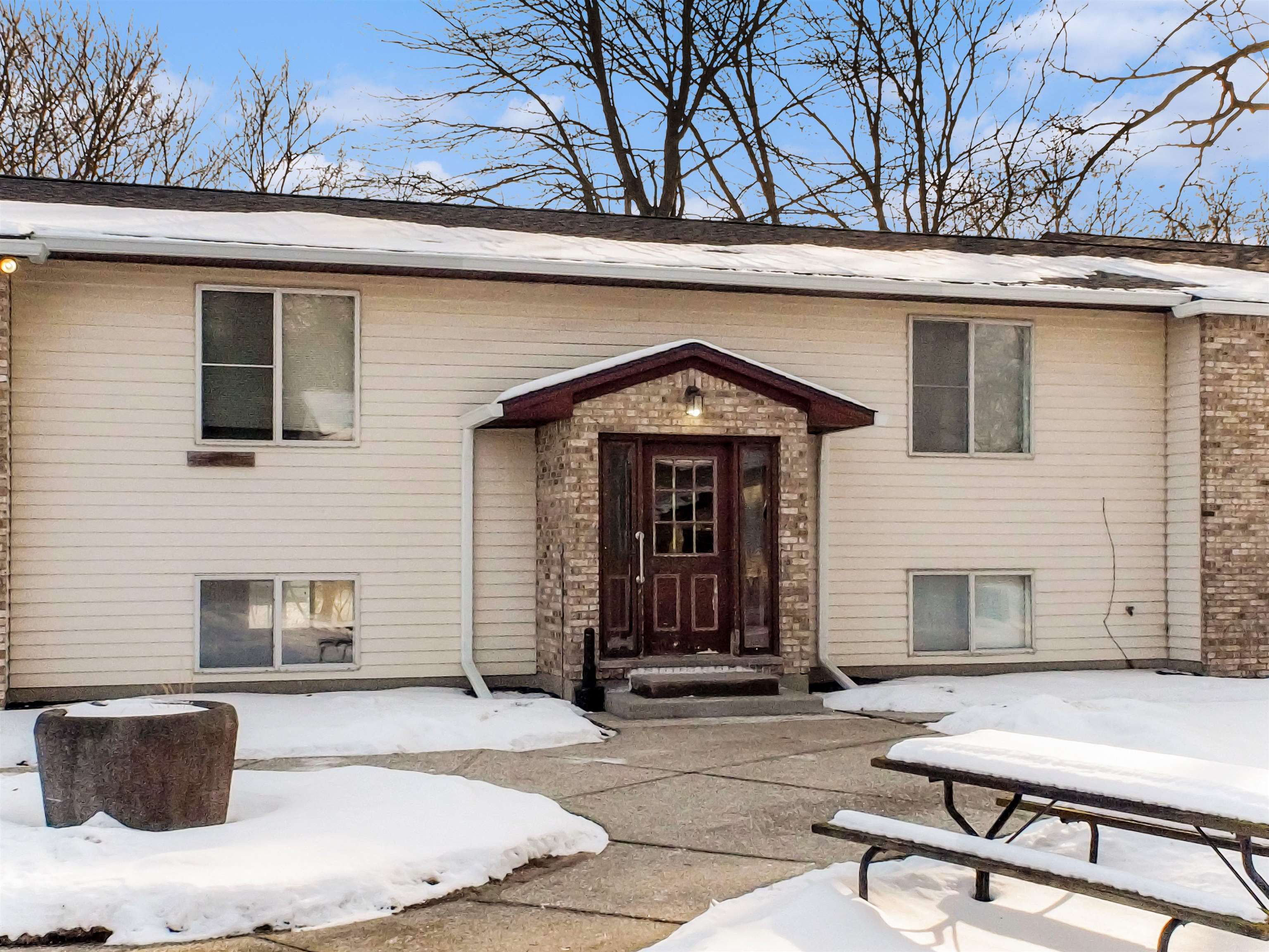 3377 West Vienna Road, Unit I Clio, MI 48420 - Photo 2 of 7