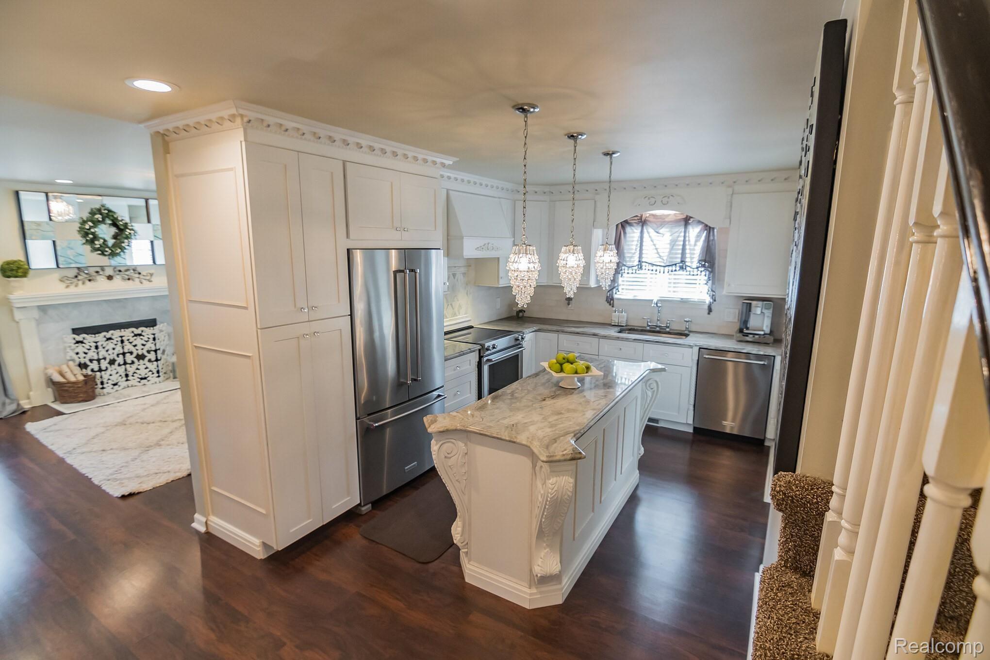 3576 Samuel Avenue Rochester, MI 48309 - Photo 11 of 31 Kitchen 2.jpg