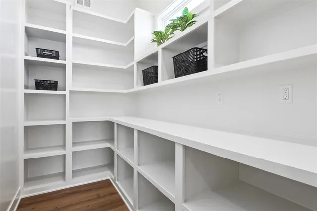 $837,400 | 17156 South Laurelwood Street, Olathe, KS 66062