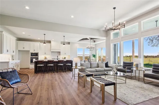 $837,400 | 17156 South Laurelwood Street, Olathe, KS 66062