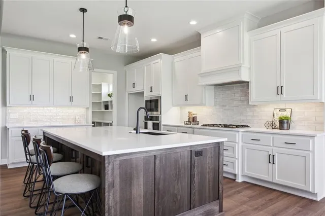 $837,400 | 17156 South Laurelwood Street, Olathe, KS 66062