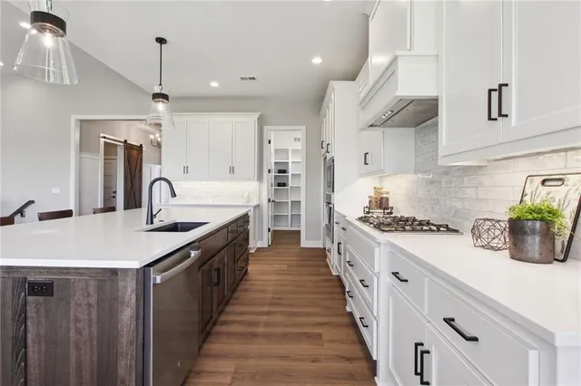 $837,400 | 17156 South Laurelwood Street, Olathe, KS 66062