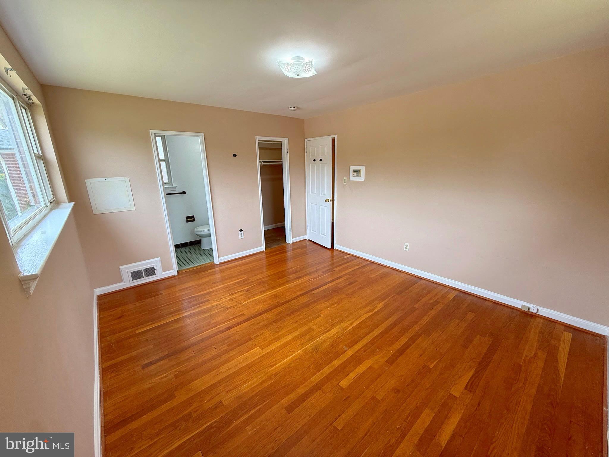 7104 Adelphi Road Hyattsville, MD 20782 - Photo 13 of 35 Primary bedroom 2/2
