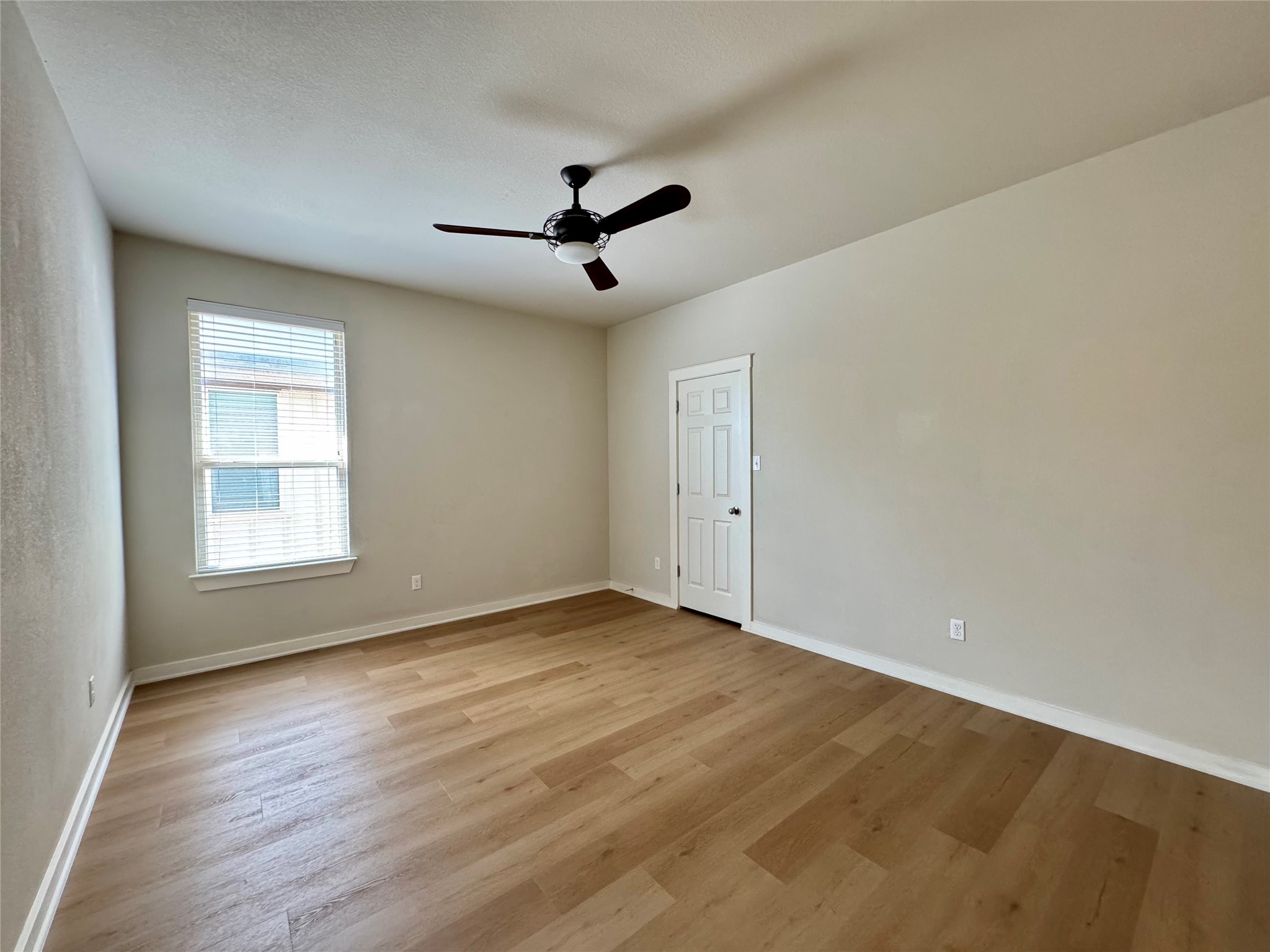 4016 Kenter Crossing Austin, TX 78728 - Photo 9 of 13