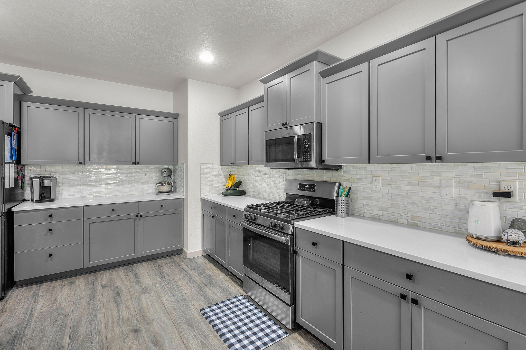 4476 Southwest Salmon Place Redmond, OR 97756 - Photo 17 of 43 2024_09_27_4476_sw_salmon_pl_rdm-32