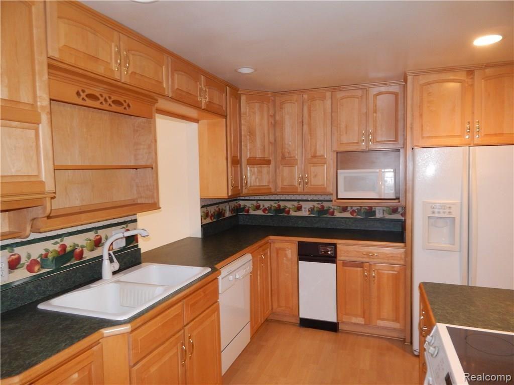 9229 West Allen Road Fowlerville, MI 48836 - Photo 14 of 29 Kitchen