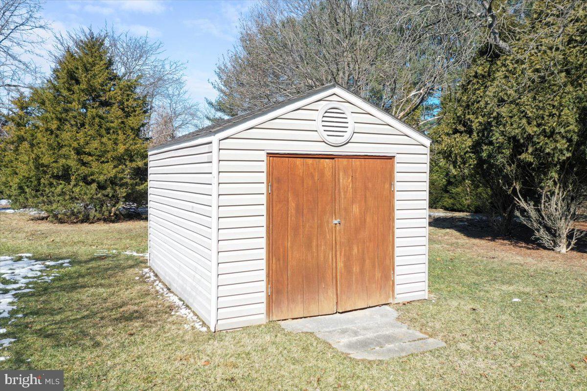 515 Windy Ridge Road Front Royal, VA 22630 - Photo 9 of 56 Shed
