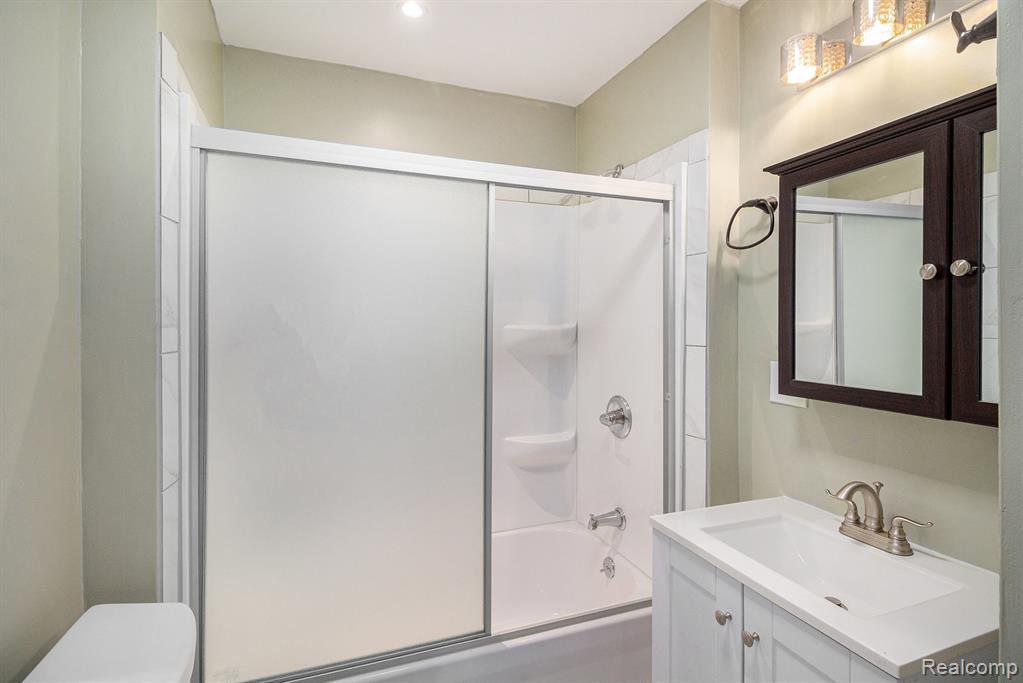 2105 Eberly Road Flint, MI 48532 - Photo 12 of 16