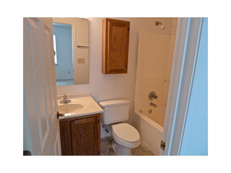 11702 Shannon Pointe Road Indianapolis, IN 46229 - Photo 9 of 19 Gallery Image 9