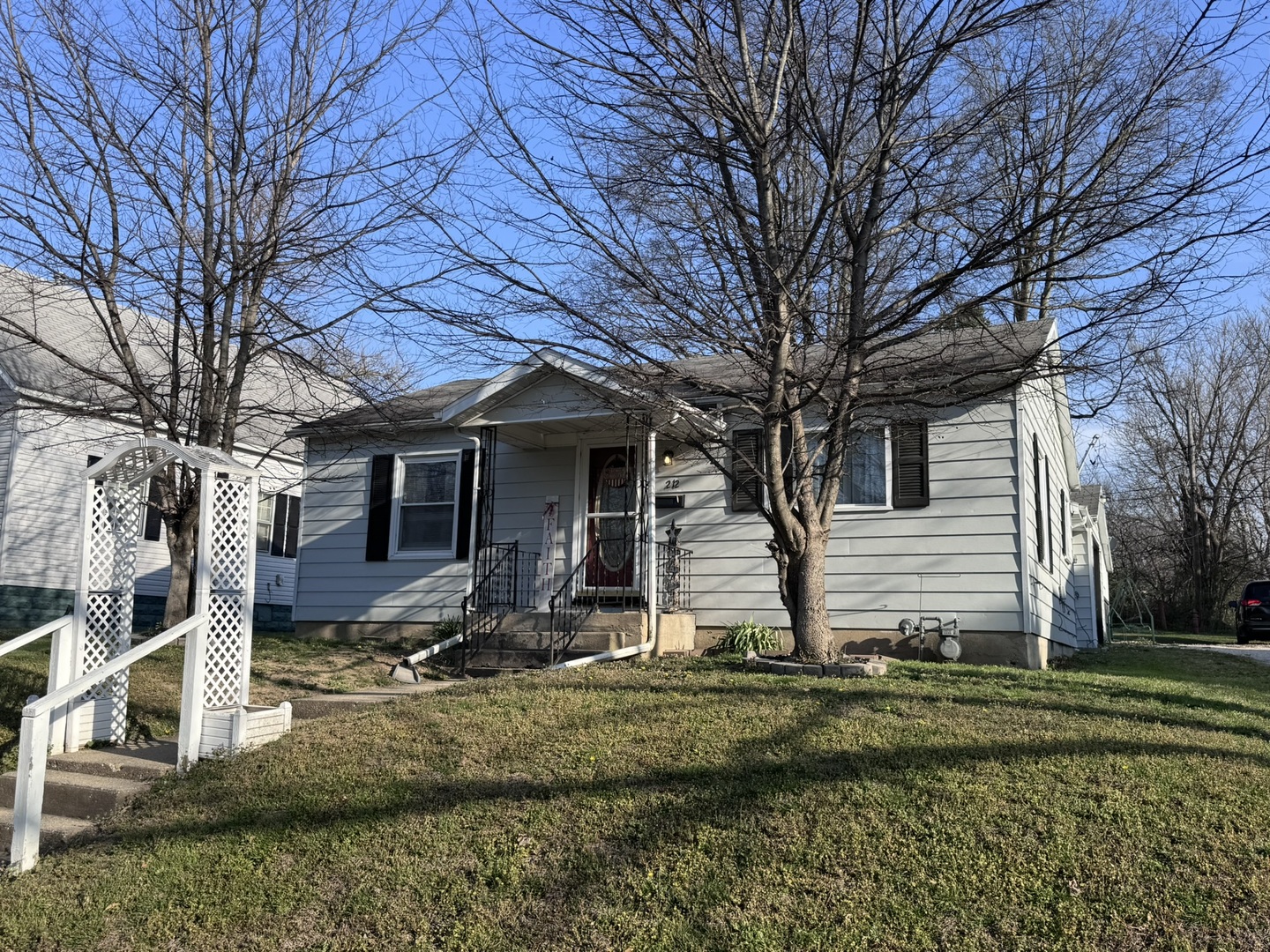 212 West Allmon Street Salem, IL 62881 - Photo 2 of 31