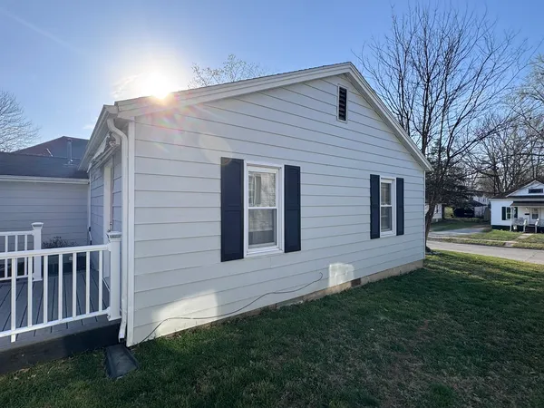 $99,900 | 212 West Allmon Street, Salem, IL 62881