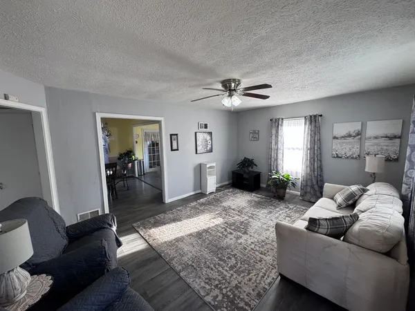 $99,900 | 212 West Allmon Street, Salem, IL 62881