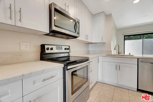 a close view of sink and tap