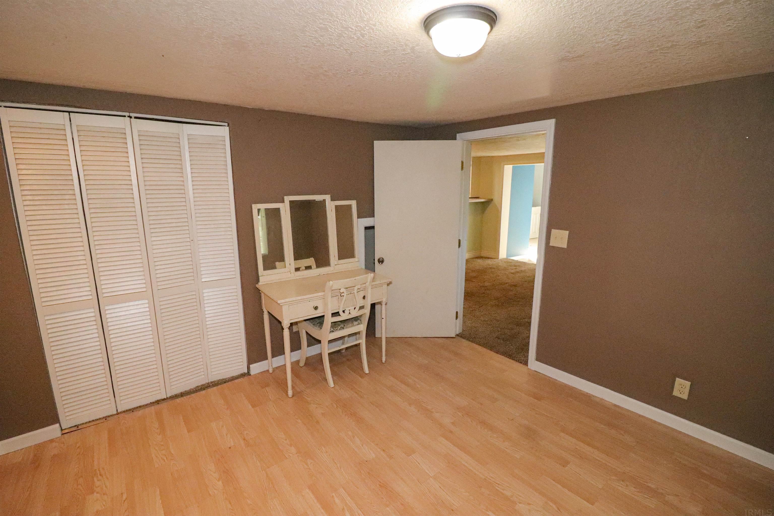 61526 Oak Road South Bend, IN 46614 - Photo 9 of 23 Gallery Image 9