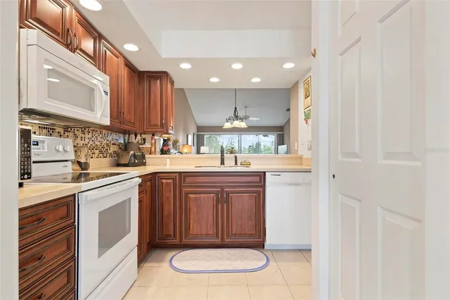 $269,000 | 202 Silver Lake Drive, Unit 203, Venice, FL 34292