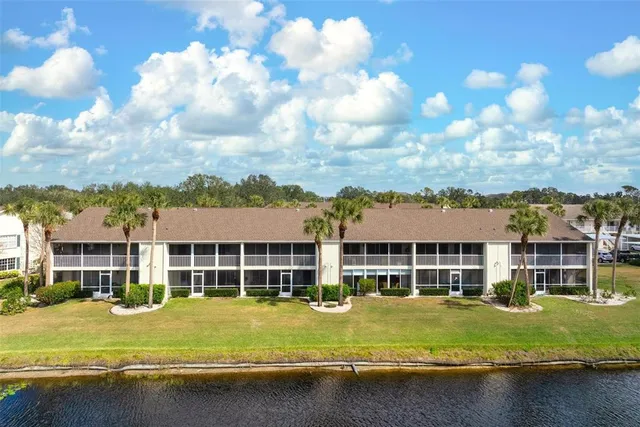 $269,000 | 202 Silver Lake Drive, Unit 203, Venice, FL 34292
