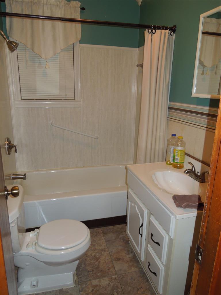 18939 Snow Creek Road Penhook, VA 24137 - Photo 6 of 11 bathroom