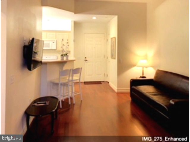 $345,000 | 1600-18 Arch Street, Unit 1411, Philadelphia, PA 19103