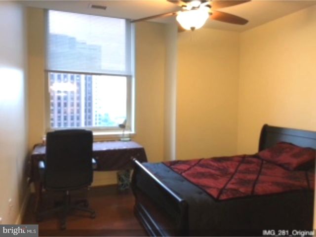 $345,000 | 1600-18 Arch Street, Unit 1411, Philadelphia, PA 19103