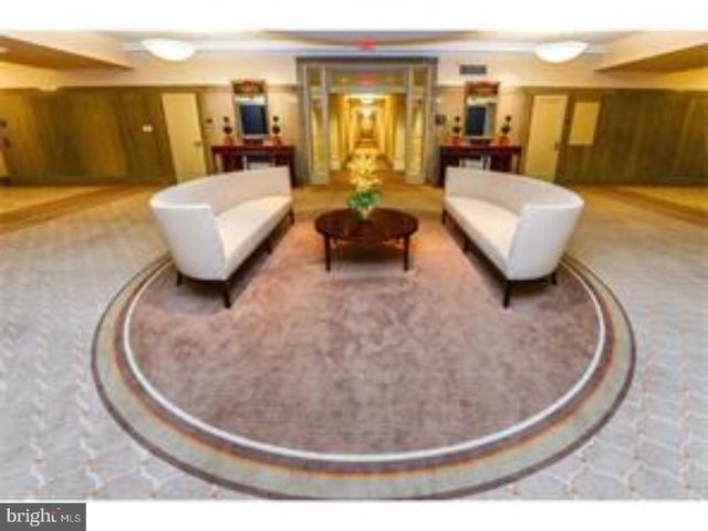 $345,000 | 1600-18 Arch Street, Unit 1411, Philadelphia, PA 19103