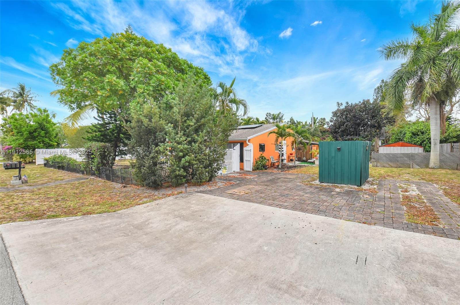 5172 Pine Tree Drive Delray Beach, FL 33484 - Photo 30 of 59 a view of outdoor space and yard