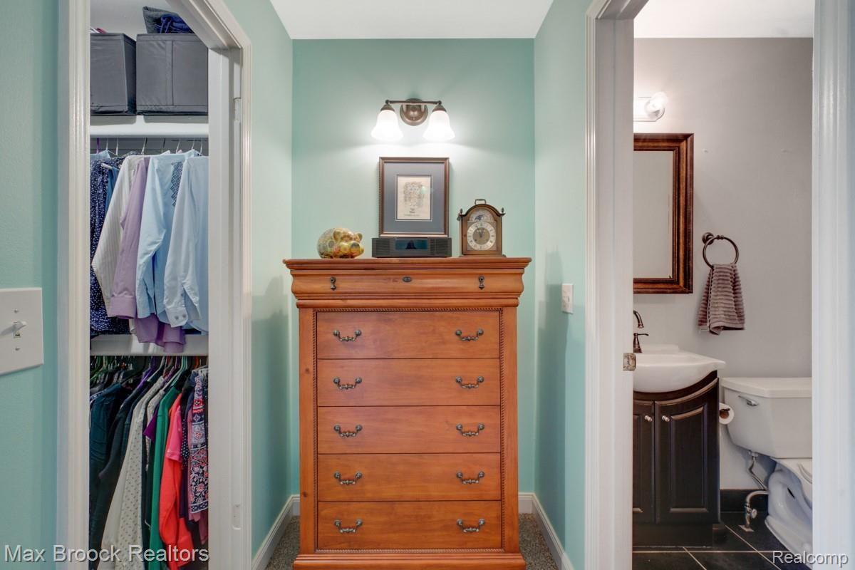 1390 Crescent Lane, Unit 332 Rochester, MI 48306 - Photo 13 of 29 dsc01329-dsc01331.jpg
