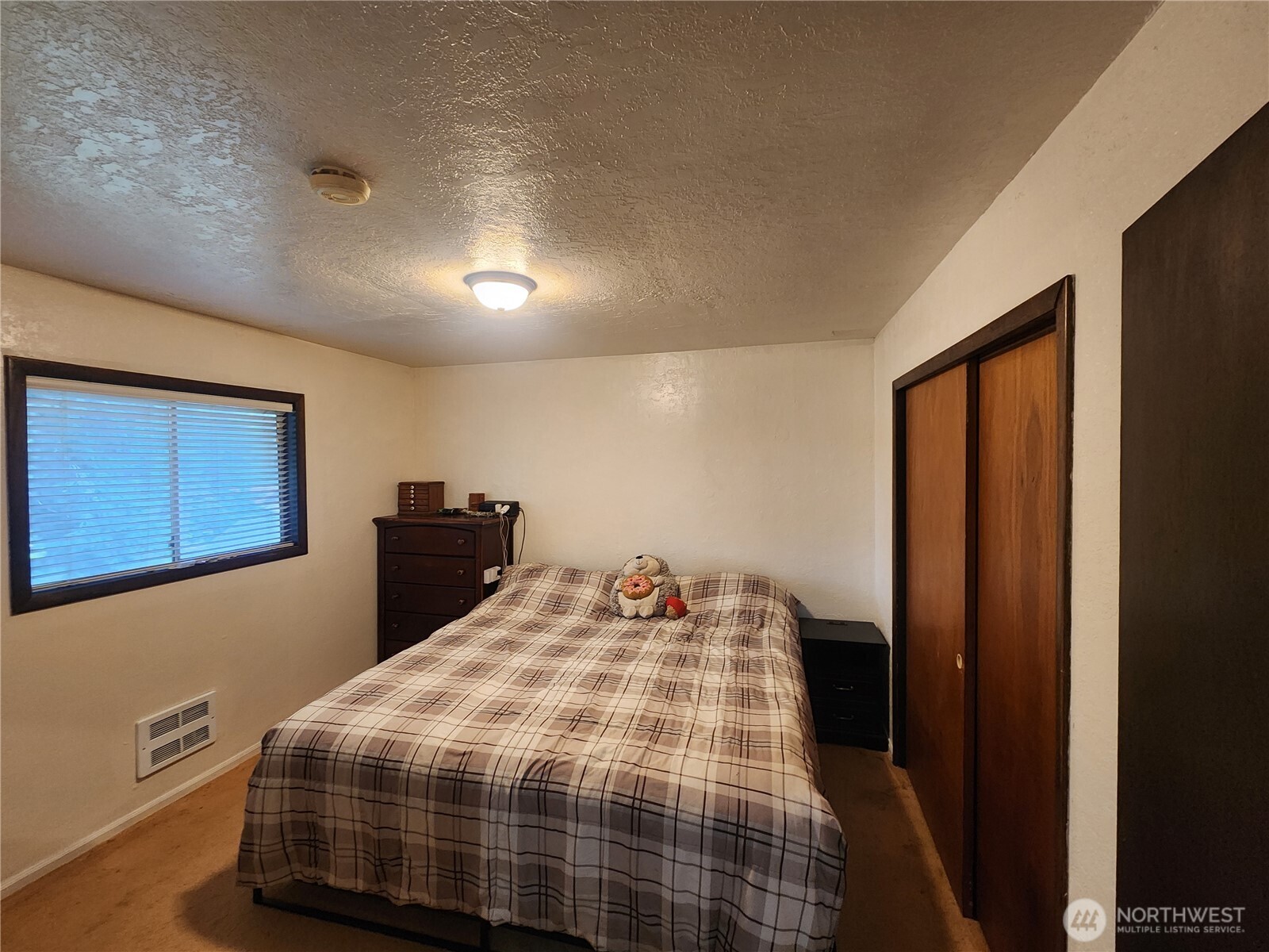 663 Whiskey Creek Beach Road Port Angeles, WA 98363 - Photo 17 of 38