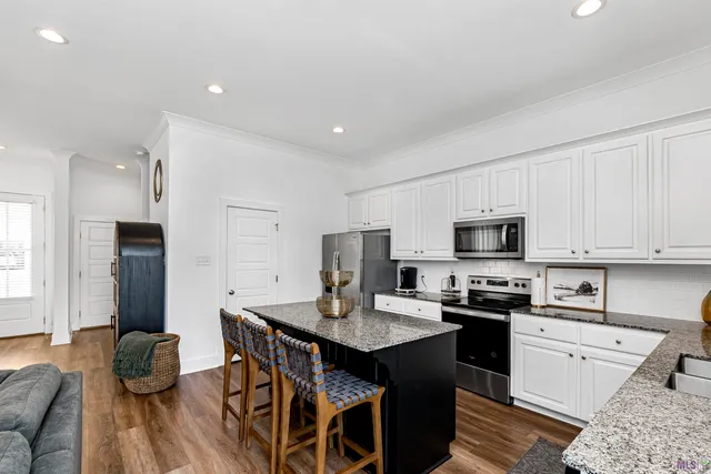 $3,300 | 609 Lake Shelf Drive, Baton Rouge, LA 70820