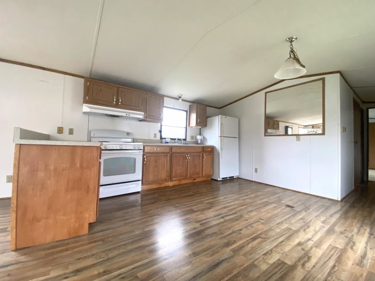 89 Weston Street Berlin, VT 05602 - Photo 3 of 28
