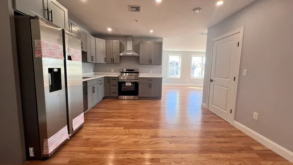 $665,000 | 585 Washington Street, Unit 301, Quincy, MA 02169