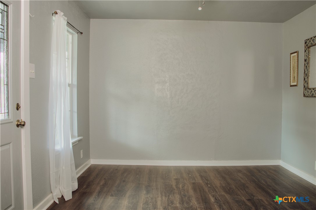 1407 South 7th Street Temple, TX 76504 - Photo 5 of 36 a view of an empty room