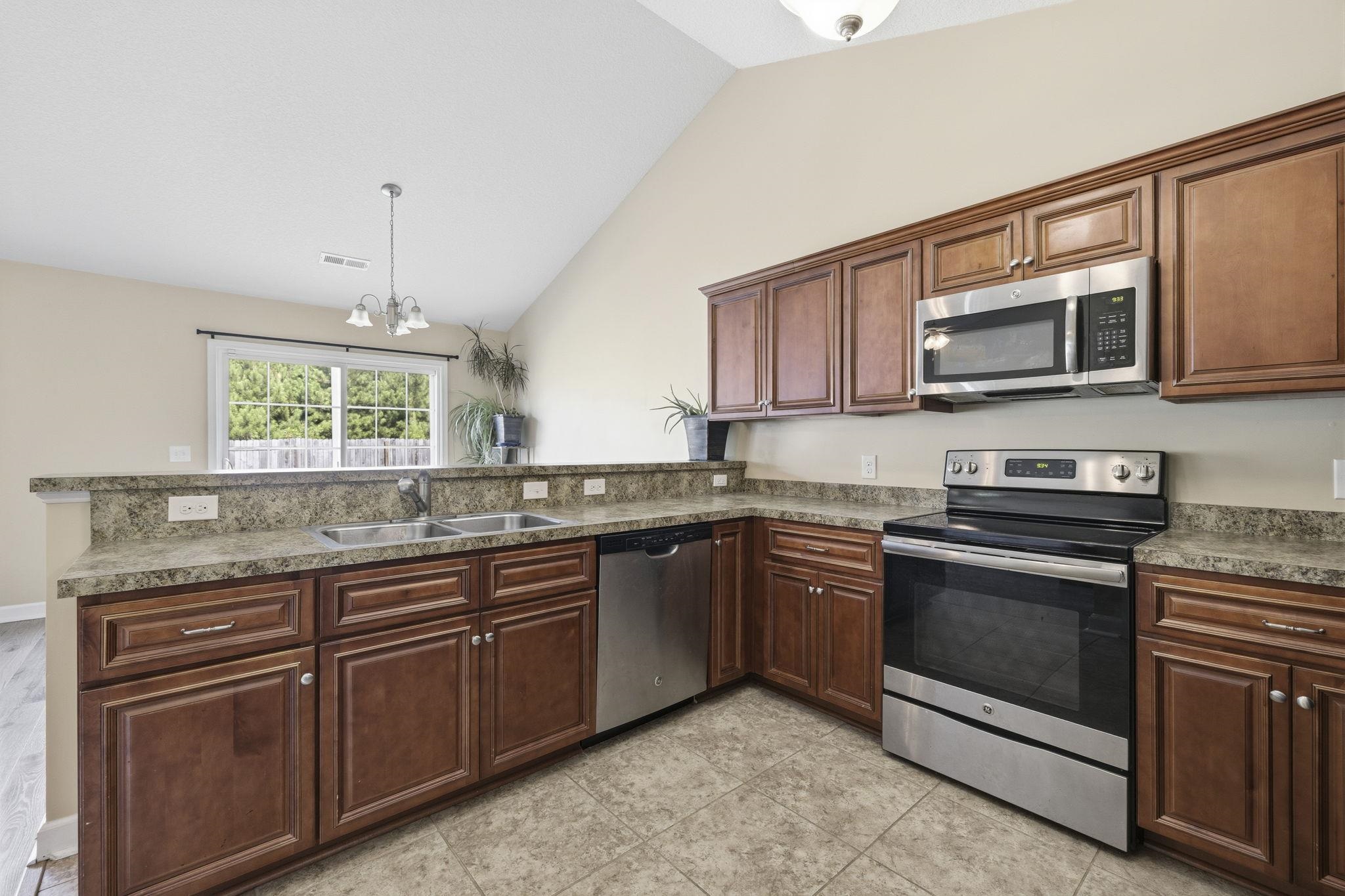 338 Cherry Buck Trail Conway, SC 29526 - Photo 12 of 37