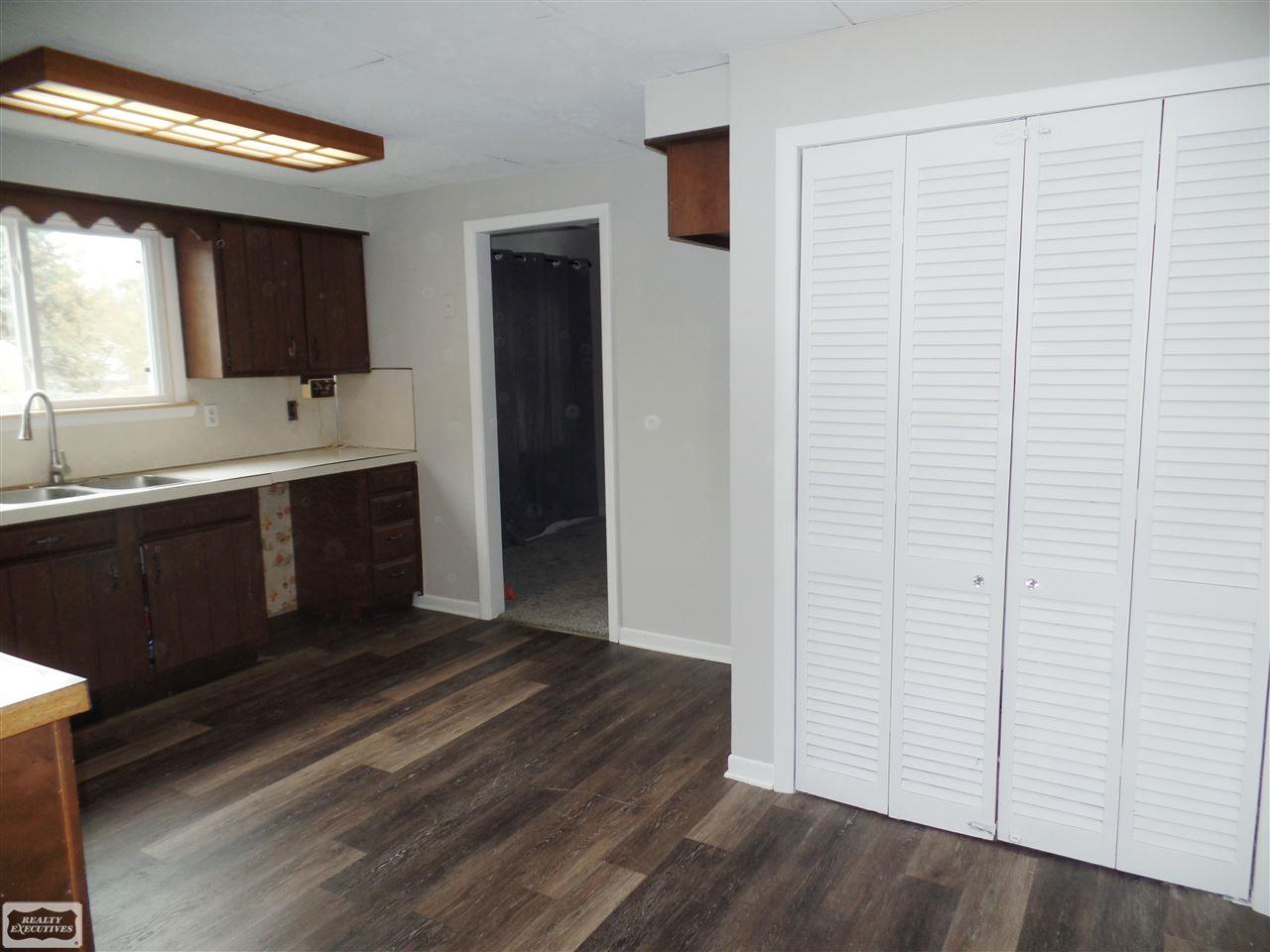 2240 Durham Road Utica, MI 48317 - Photo 4 of 11 50028146-3.JPG