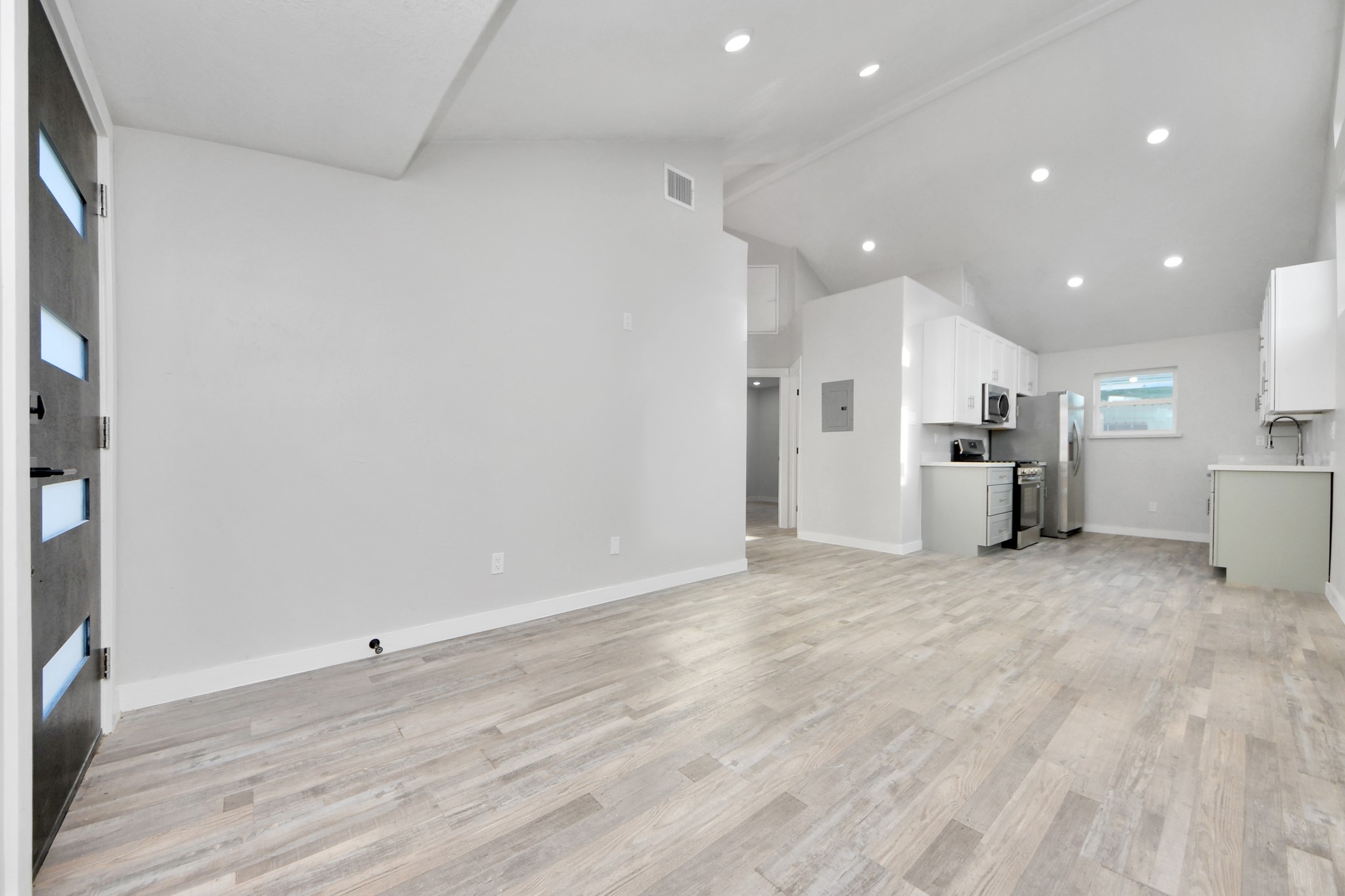 6201 Batterson Street Houston, TX 77026 - Photo 7 of 49