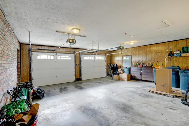 $990,000 | 848 Navajo Drive, Jefferson City, TN 37760