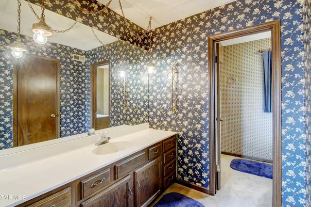 $990,000 | 848 Navajo Drive, Jefferson City, TN 37760