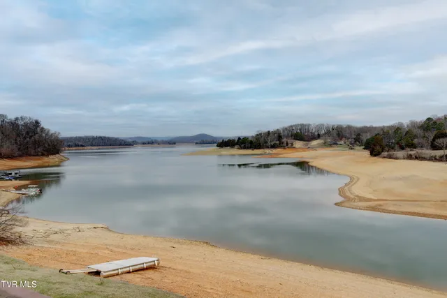 $990,000 | 848 Navajo Drive, Jefferson City, TN 37760