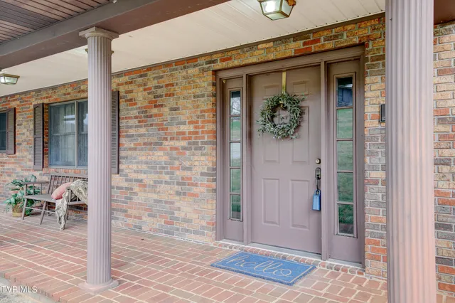 $990,000 | 848 Navajo Drive, Jefferson City, TN 37760