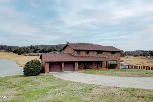 $990,000 | 848 Navajo Drive, Jefferson City, TN 37760