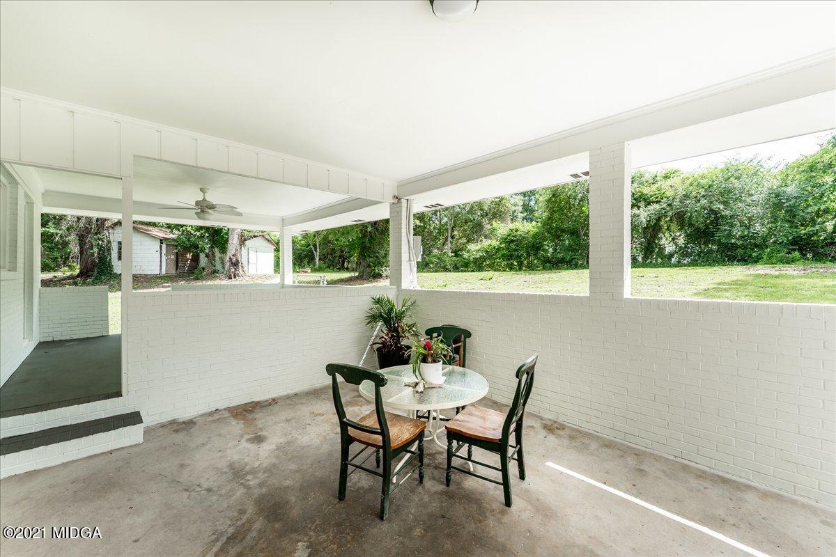 5611 Sardis Church Road Macon, GA 31216 - Photo 3 of 32 a dining room with furniture and window
