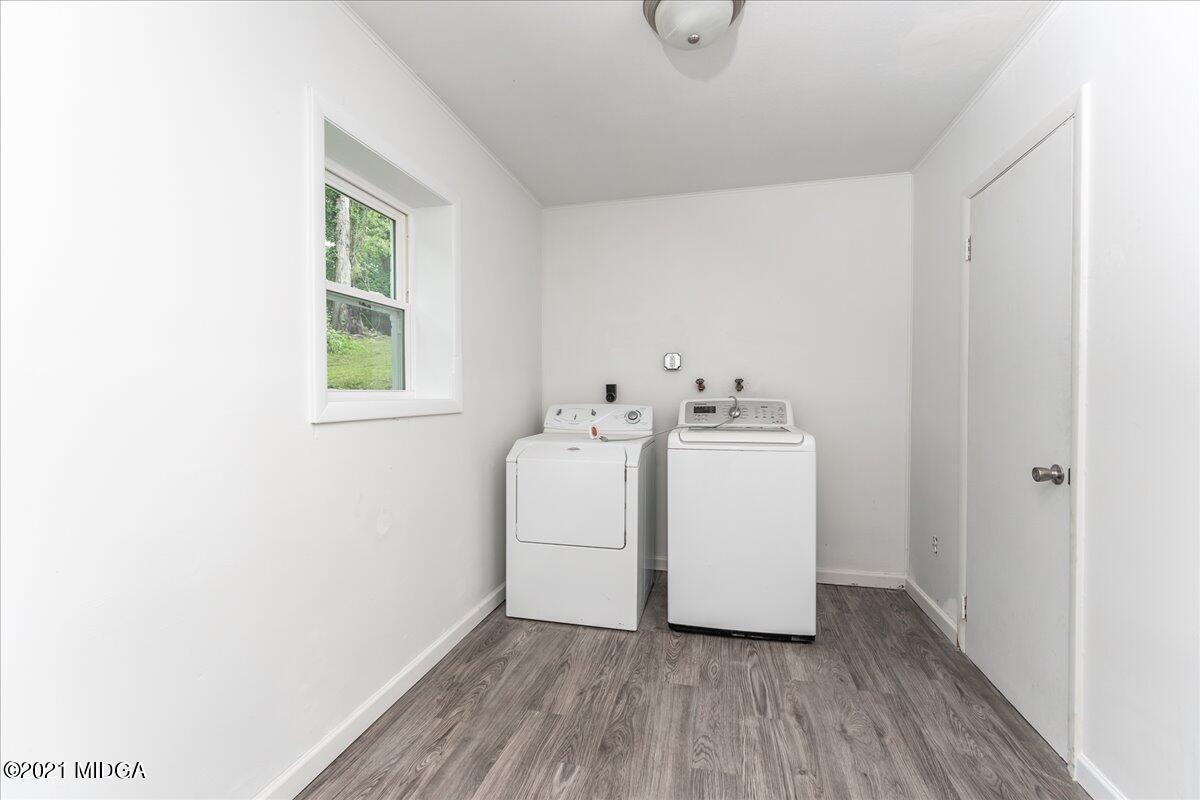 5611 Sardis Church Road Macon, GA 31216 - Photo 22 of 32 a utility room with dryer and washer