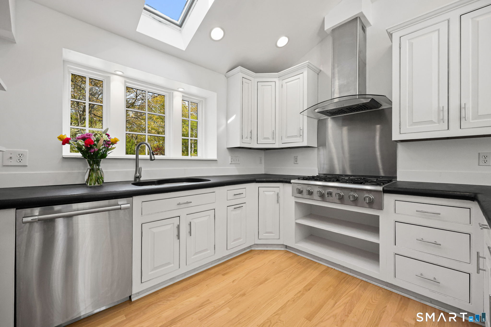 26 Glory Road Weston, CT 06883 - Photo 13 of 33