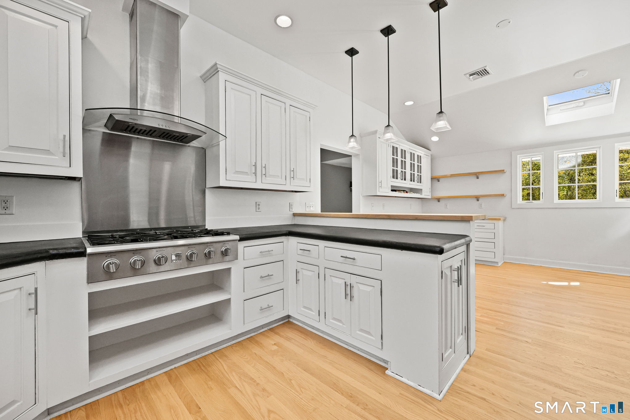 26 Glory Road Weston, CT 06883 - Photo 14 of 33