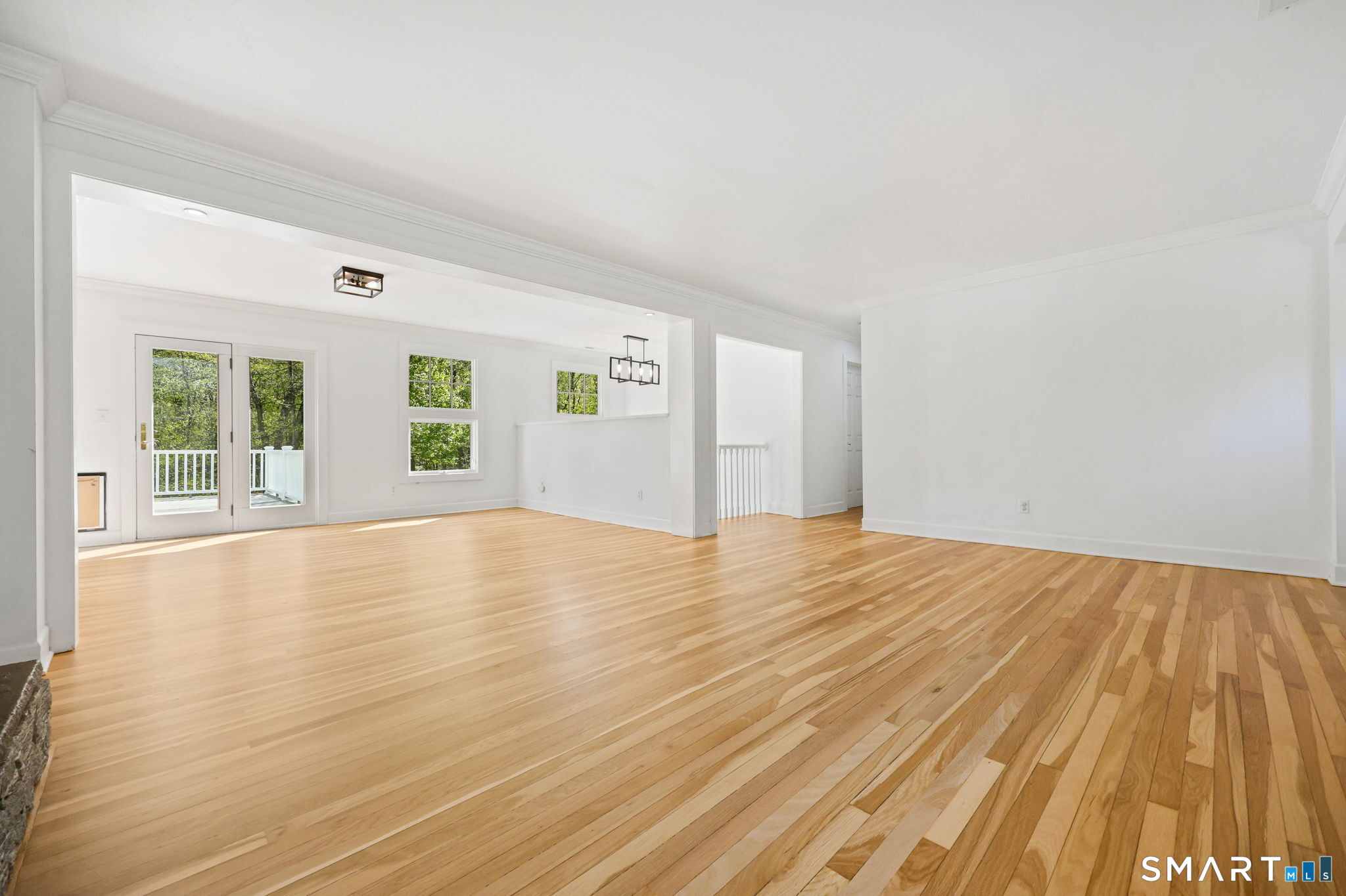 26 Glory Road Weston, CT 06883 - Photo 4 of 33