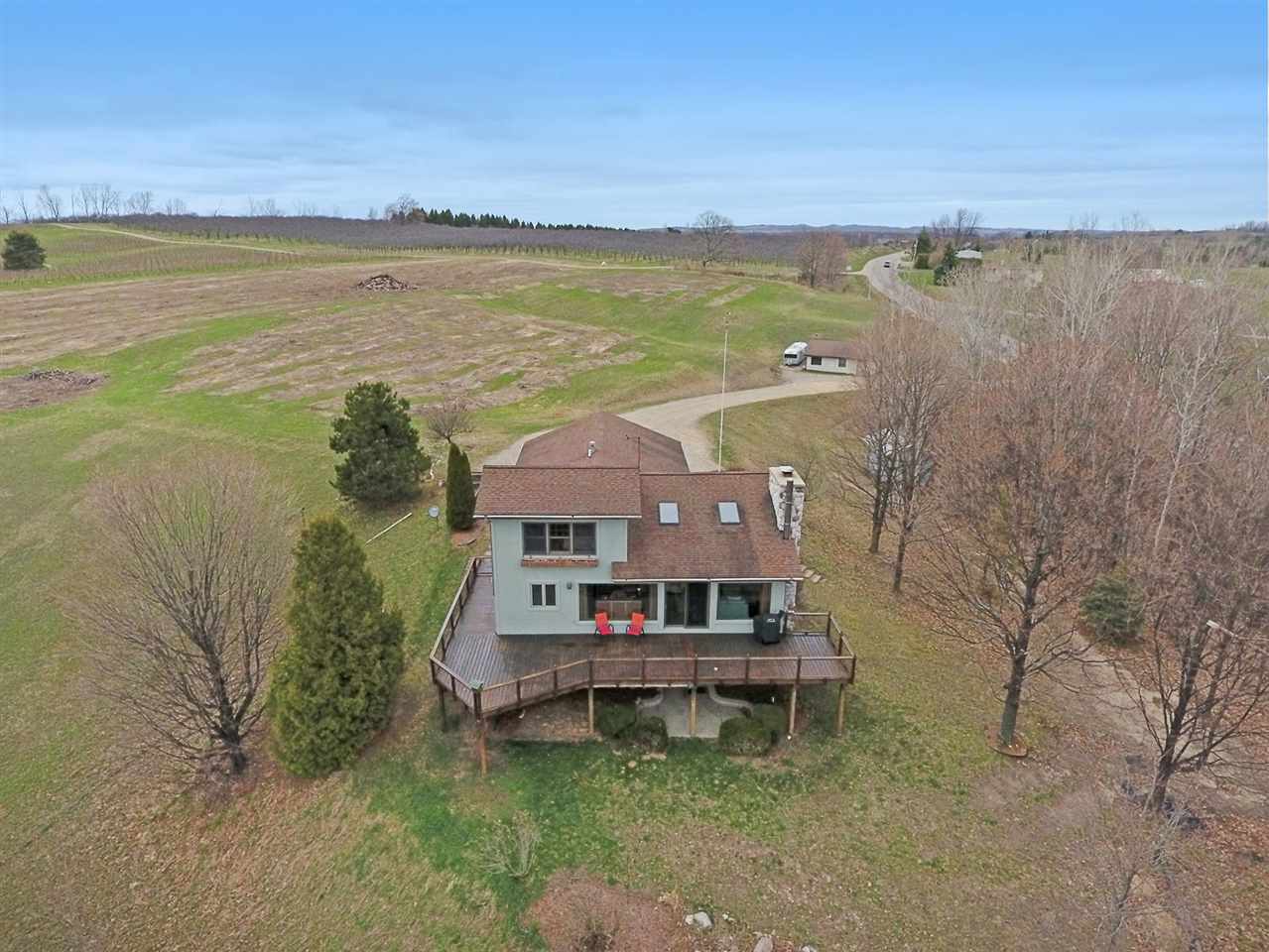 5340 Elm Valley Road Suttons Bay, MI 49682 - Photo 35 of 40 1860699-34.JPG