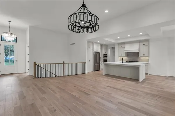 $799,000 | 10410 Northwest River Hills Drive, Parkville, MO 64152
