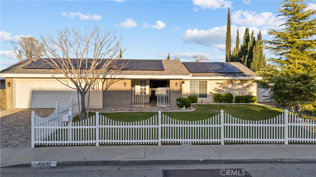 43638 21st Street West Lancaster, CA 93536 - Photo 2 of 30